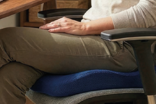 Postura e bem-estar: o cuidado que começa ao sentar